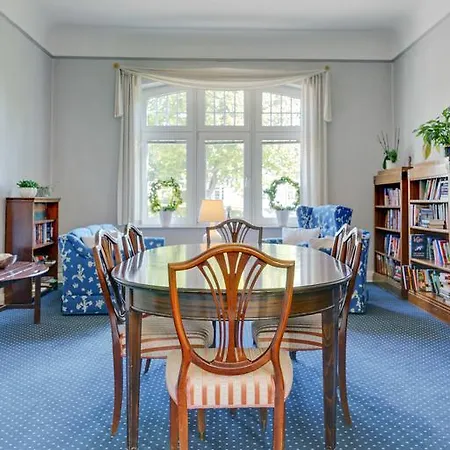 Ξενοδοχείο Garni 3*